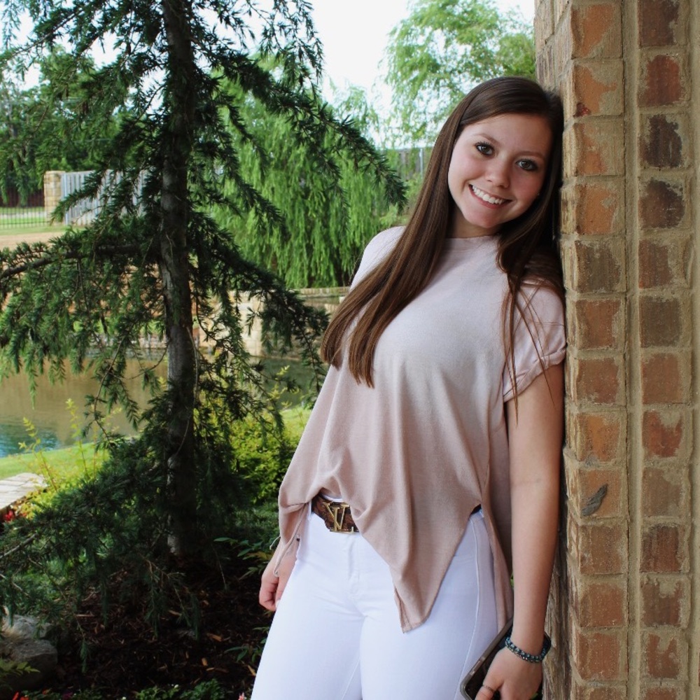 Meet your Posher, Olivia